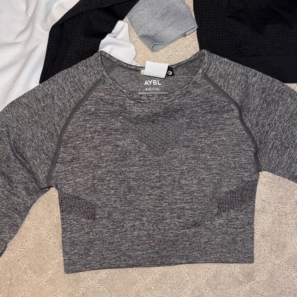 5!!! Gymshark and AYBL WORKOUT CROP TOPS - Picture 4 of 6